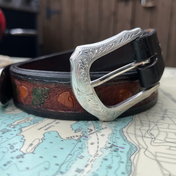 Vintage 90s Acorn / Oak Leaf Tooled Belt - Picture 1 of 3